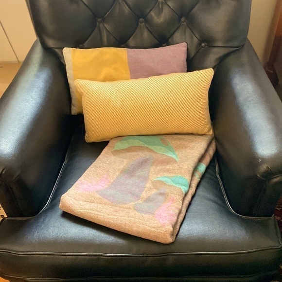 Golden Yellow Diagonal Stripe Perfect Size Pillow Poly Hypoallergenic Fill - Picture 4 of 12